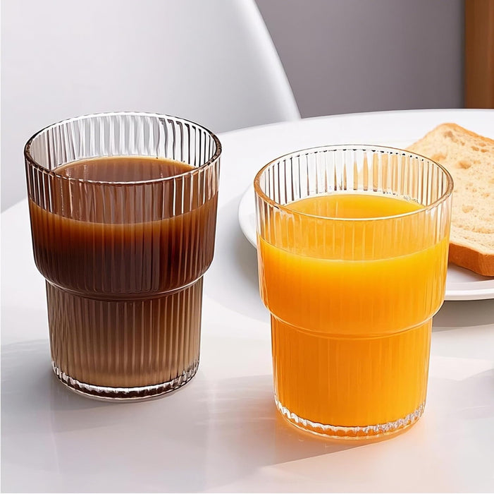 כוס זכוכית בעיצוב רטרו