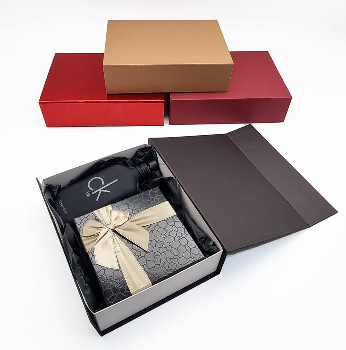 קופסה קשיחה עם מגנט | קופסה עם ממגנט למתנה | קופסא ממותגת למתנה עם מגנט 
קופסא מתנה עם ממגנט | קופסה עם סגירה מגנטית 