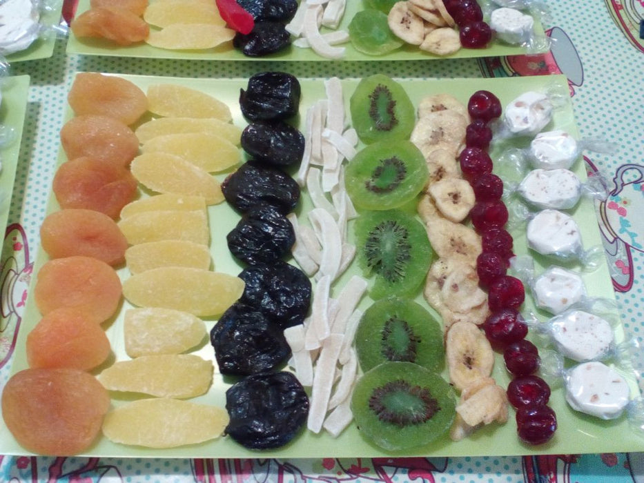 מגוון ענק של סלסלאות לטו בשבט עם מילוי פירות יבשים